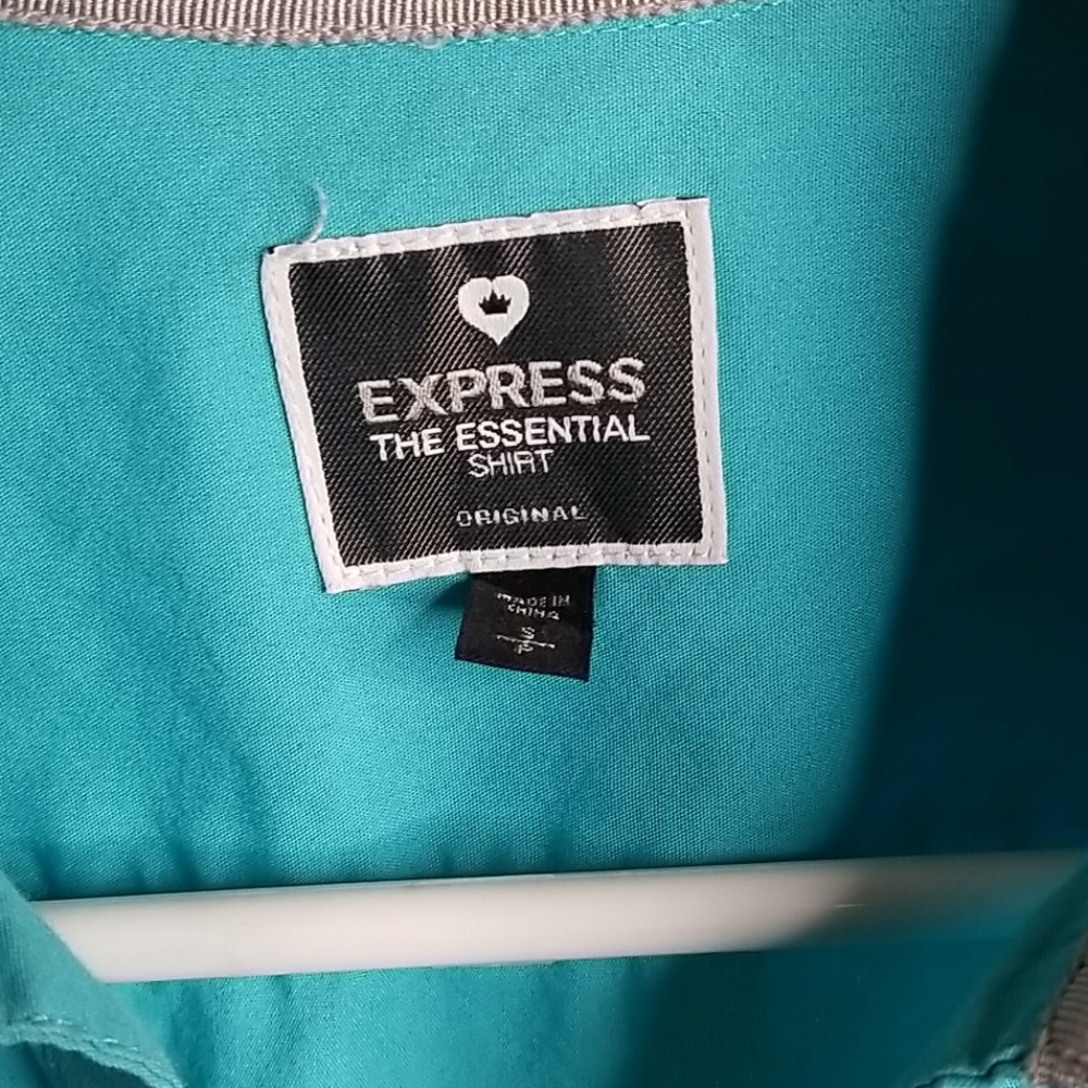 Express Essentials Button Down Fitted Shirt - Picture 2 of 4